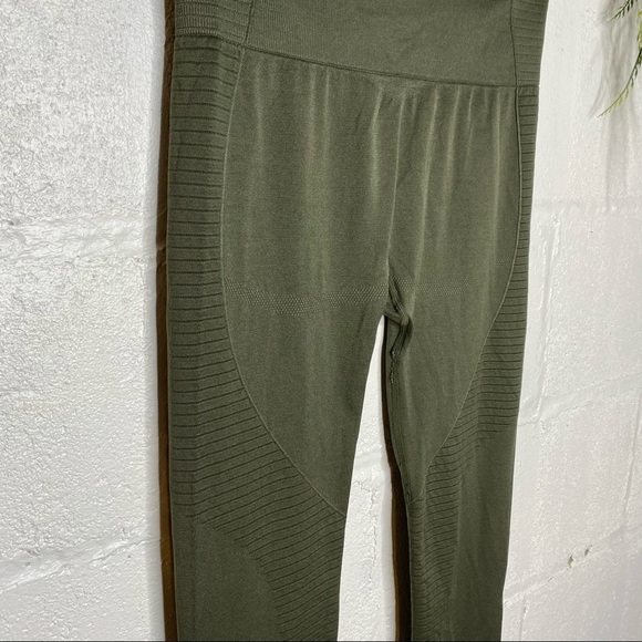 Olive Green Cut Out Perforated Workout Leggings Tights Size Small Medium - Picture 7 of 9